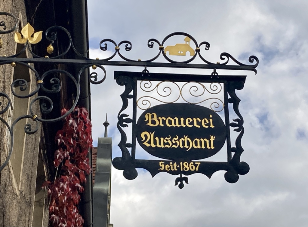 Schmiedeeiserner Ausleger der Brauerei Keesmann