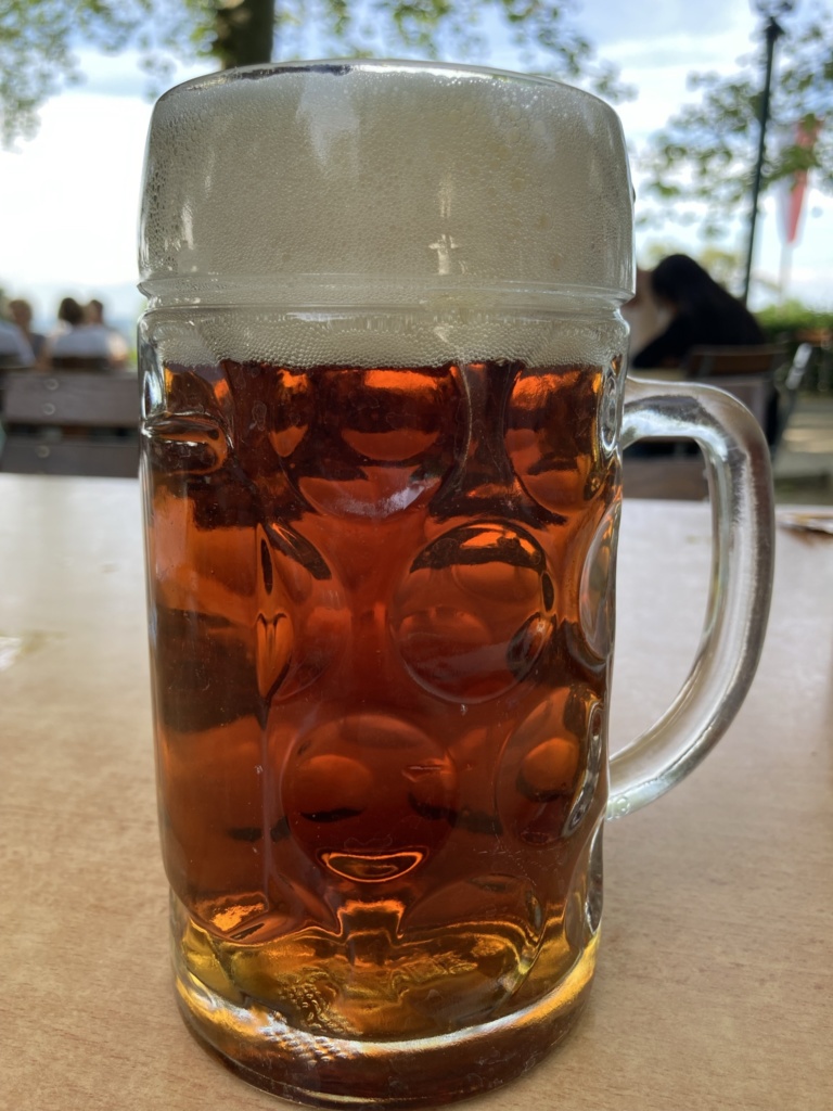 A Seidla Bier im Spezi-Keller